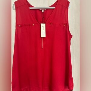 Sleeveless dk red top zip front